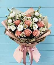 Букет цветов из:  Розы, Альстромерии и Лизиантусы в Сретенске