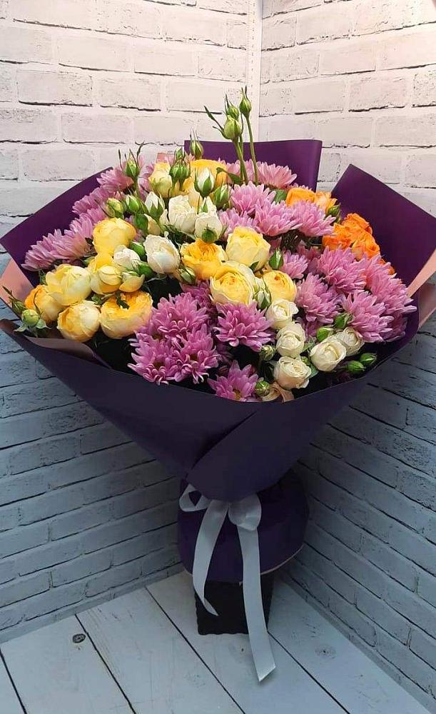 Букет цветов из: Хризантемы и Розы в Сретенске