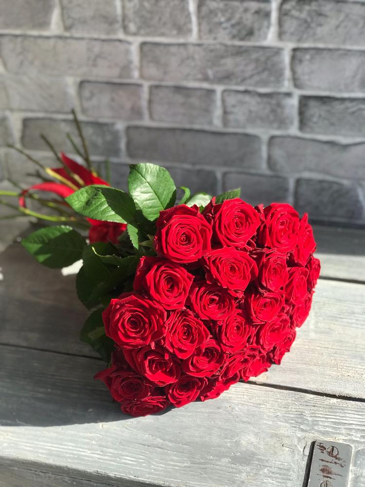 Букет Красные розы Фридом в Сретенске