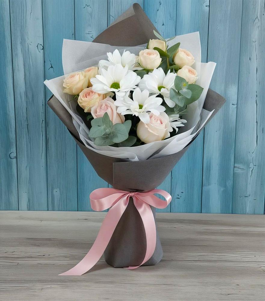 Букет цветов из: Хризантемы и Розы в Сретенске