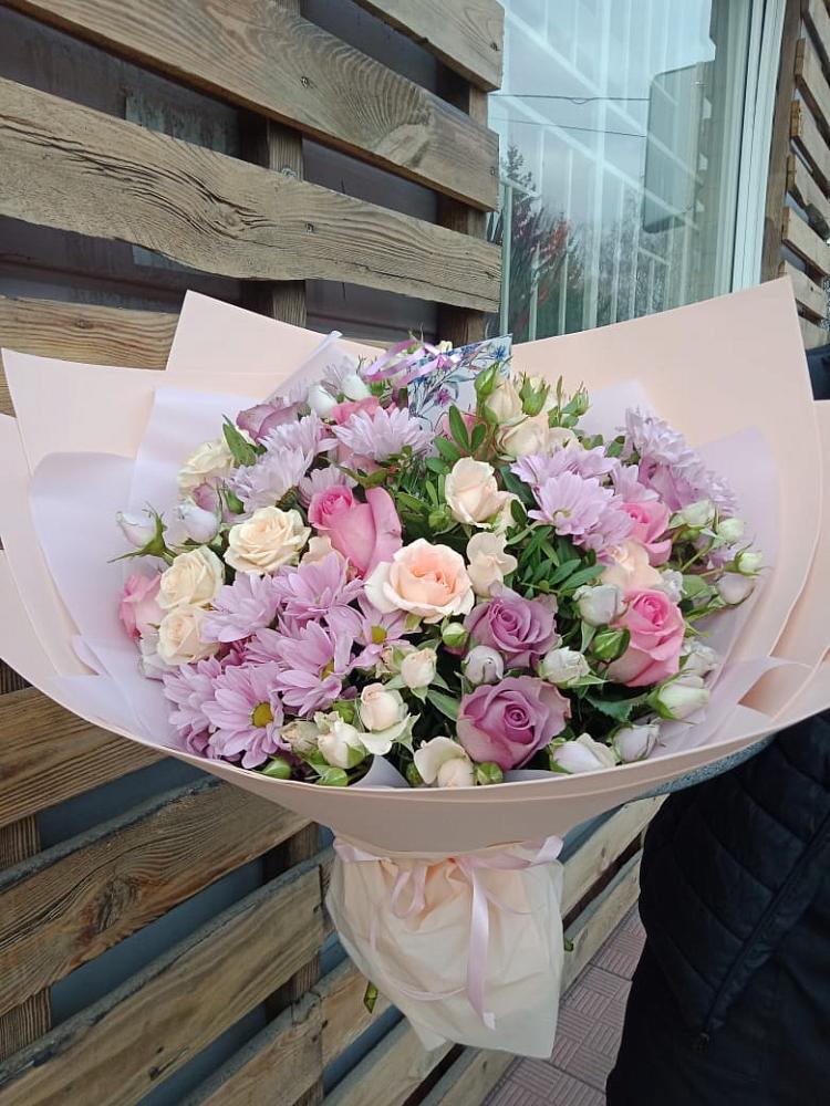 Букет цветов из: Розы и Хризантемы в Сретенске