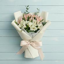 Букет цветов из:  Альстромерии в Сретенске