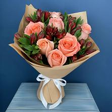 Букет цветов из:  Розы и Альстромерии в Сретенске