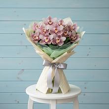 Букет цветов из:  Орхидеи и Розы в Сретенске