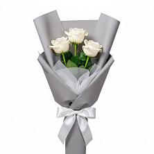 Букет 3 белые розы в Сретенске