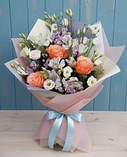 Букет цветов из:  Лизиантусы, Розы, Альстромерии и Гипсофила #REPLACE_PRED# Сретенске