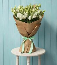 Букет цветов из:  Лизиантусы в Сретенске