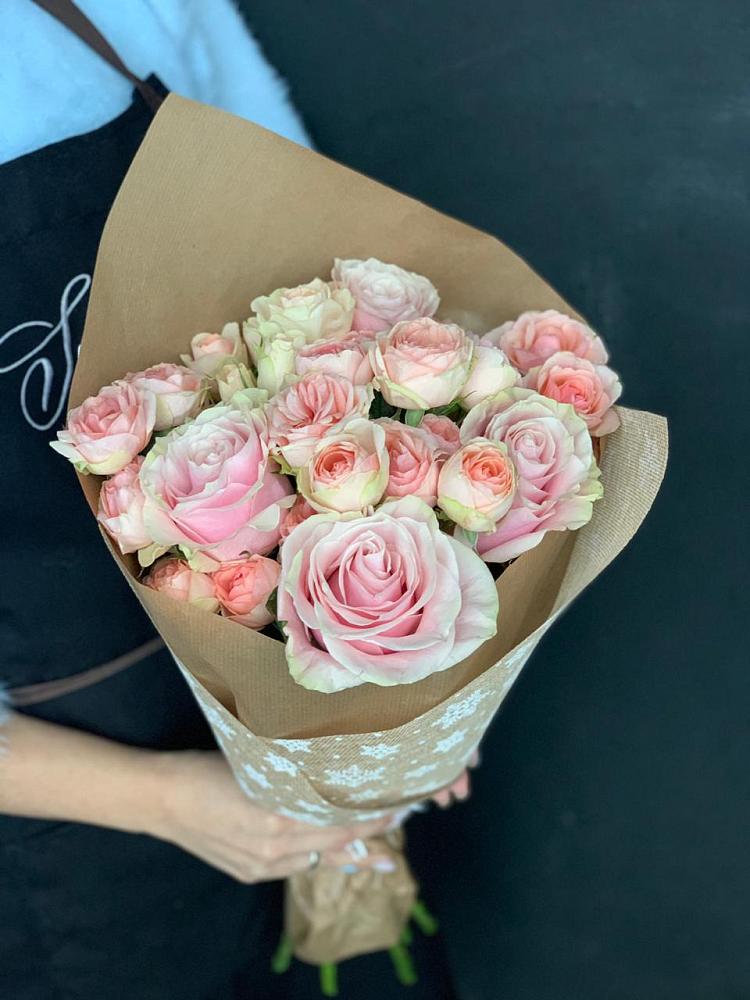 Букет цветов из: Хризантемы и Розы в Сретенске