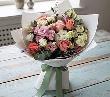 Букет цветов из:  Розы, Лизиантусы и Гвоздики #REPLACE_PRED# Сретенске