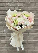 Букет цветов из:  Гвоздики, Розы, Лизиантусы и Хризантемы #REPLACE_PRED# Сретенске