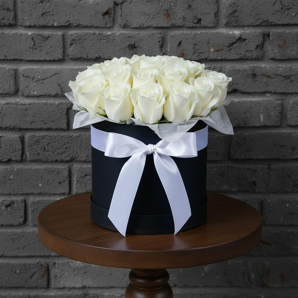 Цветочная композиция из Розы в шляпной коробке в Сретенске