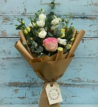 Букет цветов из:  Розы и Лизиантусы в Сретенске