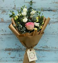 Букет цветов из:  Розы и Лизиантусы в Сретенске