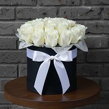 Цветочная композиция из Розы в шляпной коробке в Сретенске